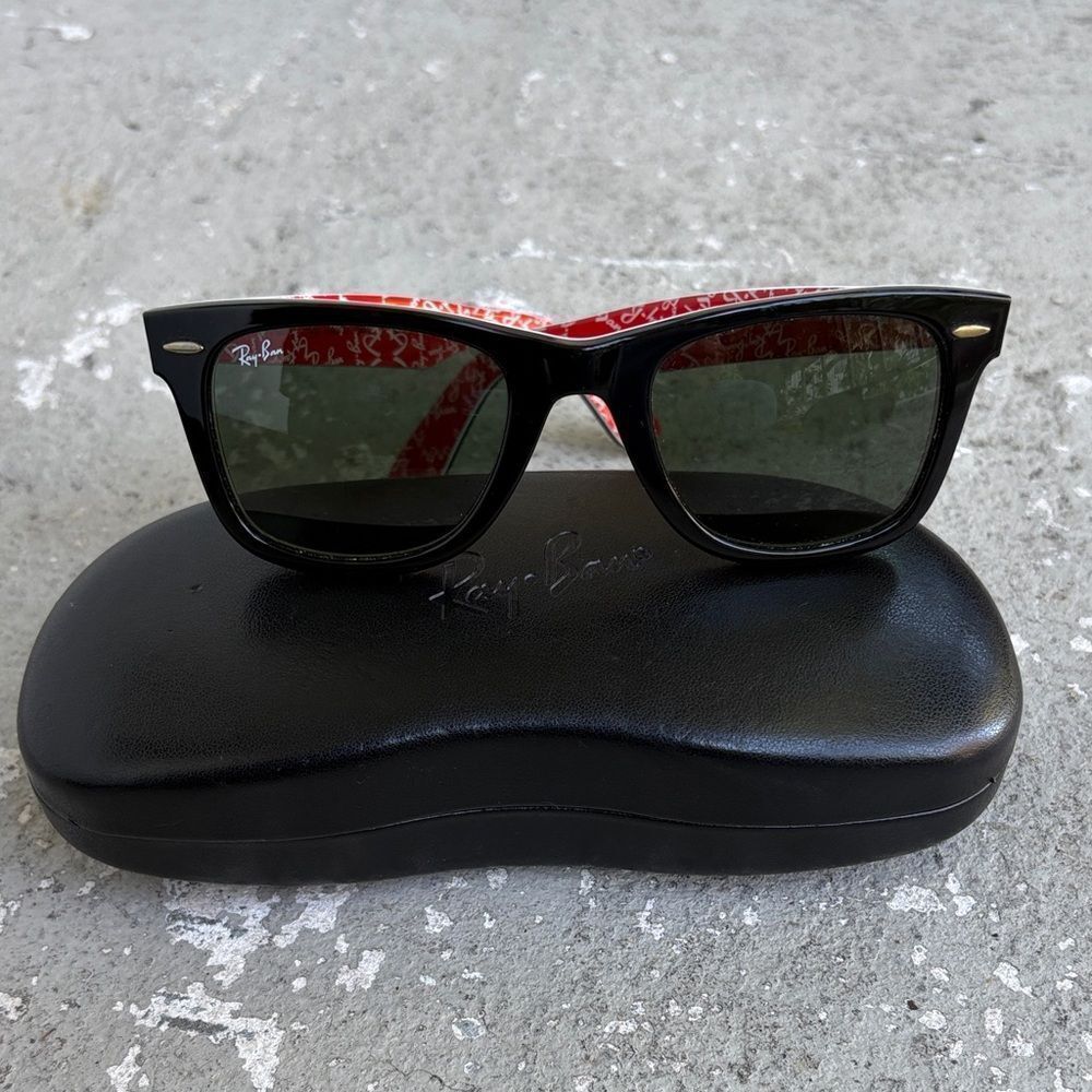 Ray Ban Wayfarer sunglasses 2140